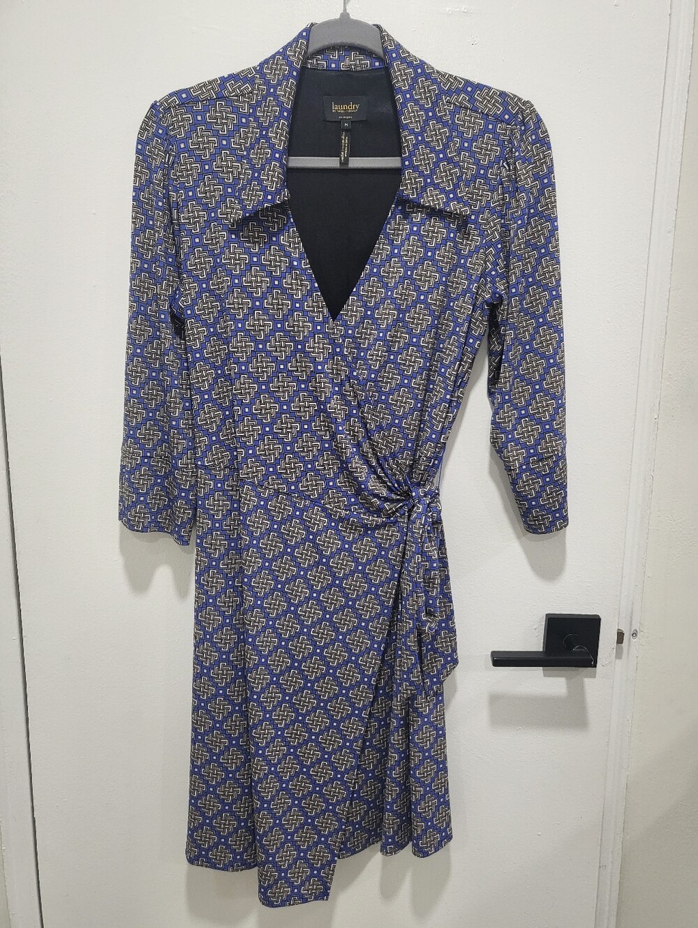 NWOT Laundry By Shelli Segal Blue Mod Geometric Wrap Dress - Size Medium